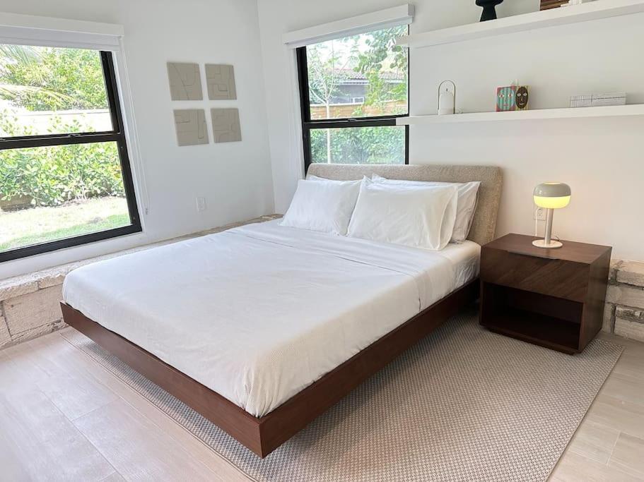 Holiday home Coconut Grove Mid-century Jungle Oasis