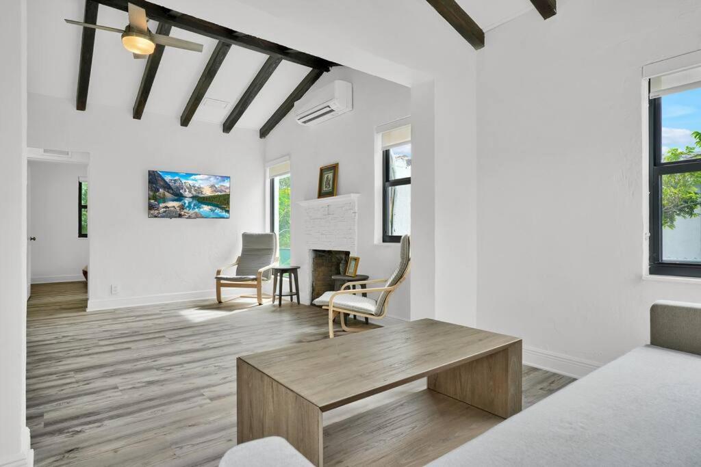 3 Bed 2 Bath Near Holiday home Miami