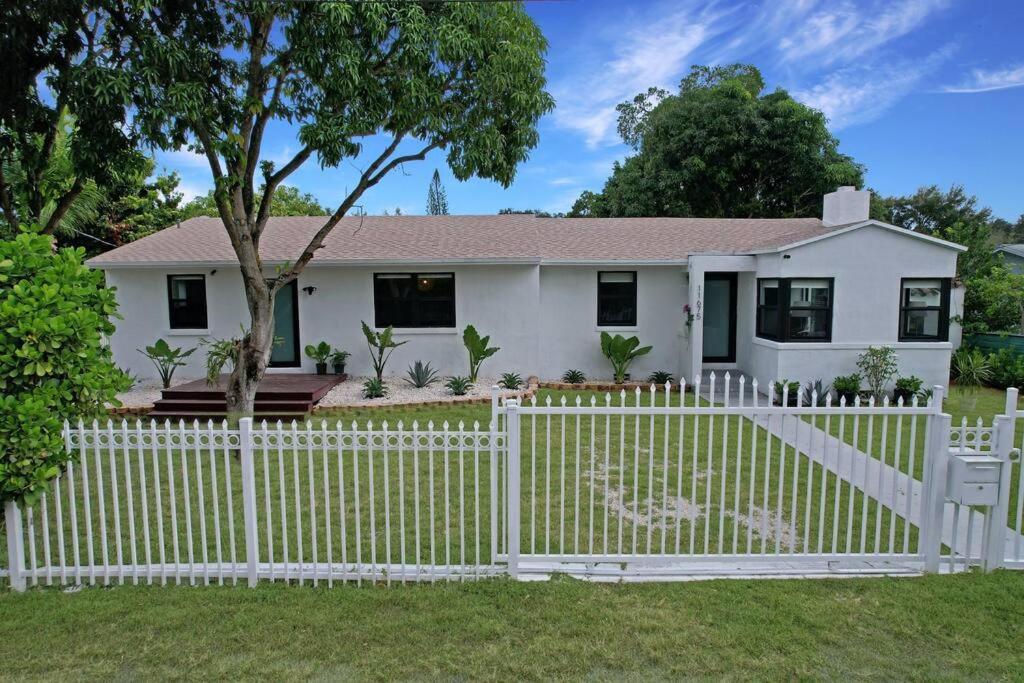Holiday home 3 Bed 2 Bath Near *