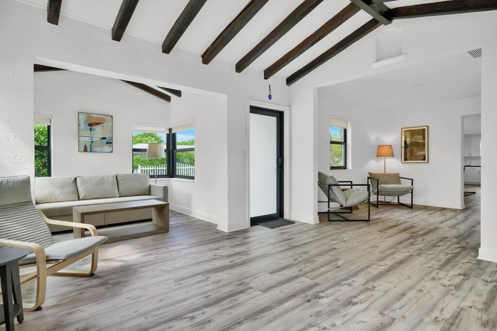 3 Bed 2 Bath Near Holiday home Miami