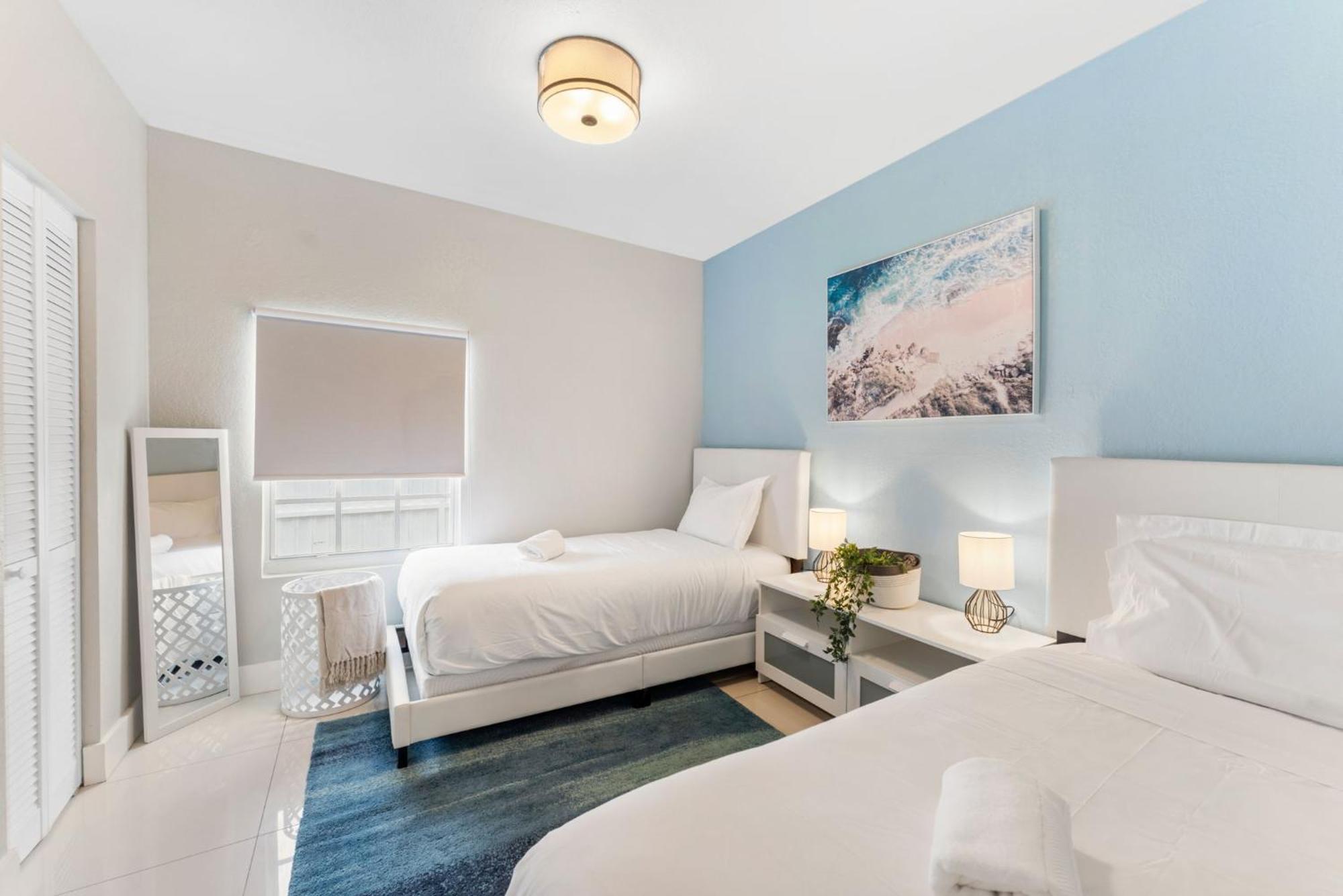 Cozy 2 Bedroom W/gated Parking, Patio & W/d Appartement *