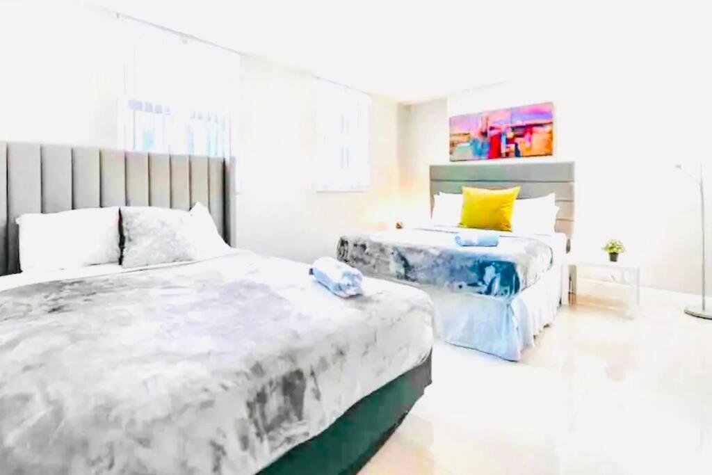 Art House King Bed Rooftop Pool * Miami