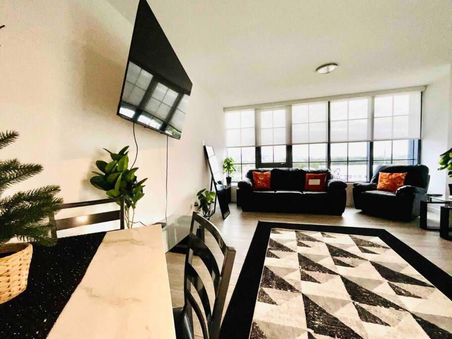 Art House King Bed Rooftop Pool Apartment Miami