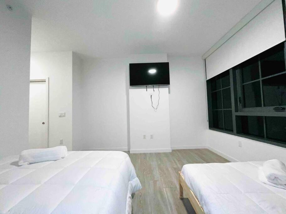 Apartment Art House King Bed Rooftop Pool *