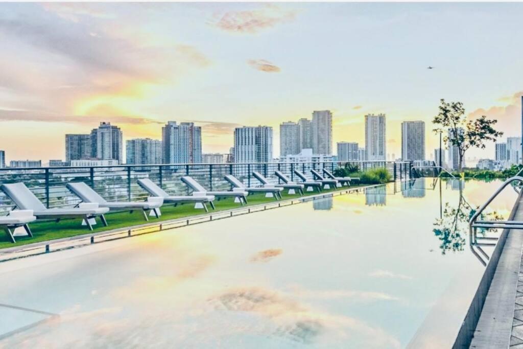Apartment Art House King Bed Rooftop Pool Miami