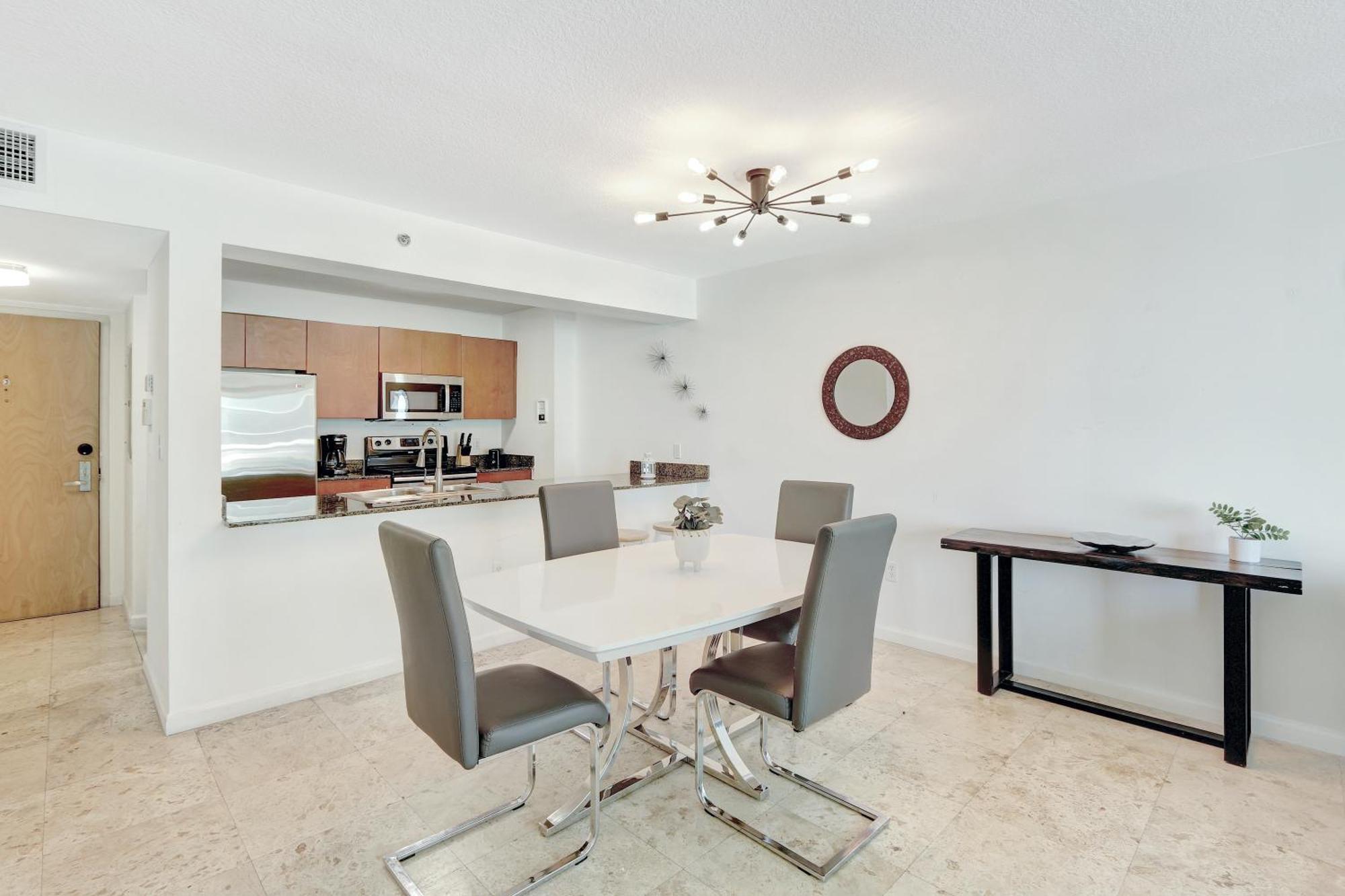 Beautiful In Brickell Apartment