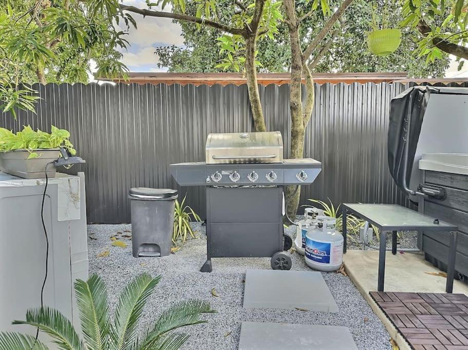 Jacuzzi•glamping•gym•parking•bbq•soft Beds•secure Holiday home