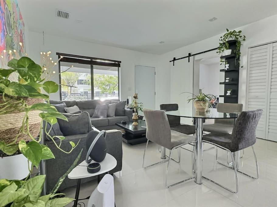 Holiday home Jacuzzi•glamping•gym•parking•bbq•soft Beds•secure Miami