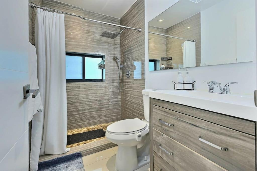 Jacuzzi•glamping•gym•parking•bbq•soft Beds•secure Holiday home Miami