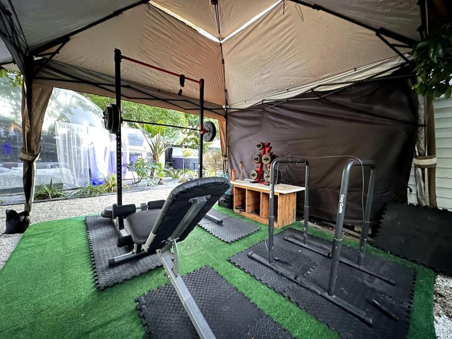 Jacuzzi•glamping•gym•parking•bbq•soft Beds•secure Holiday home