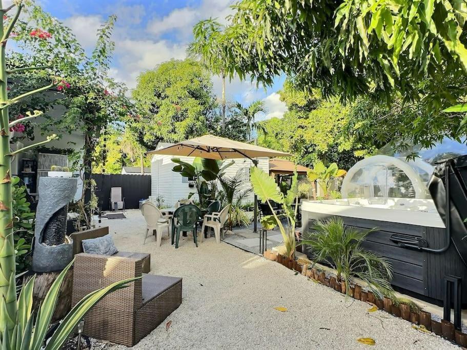 Jacuzzi•glamping•gym•parking•bbq•soft Beds•secure Holiday home *