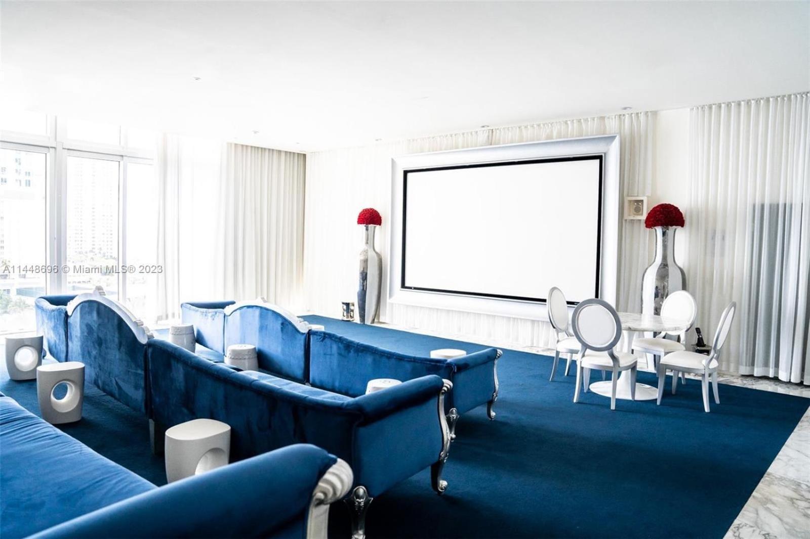 2 Bedroom With Stunning Views At The W Residences Apartment *