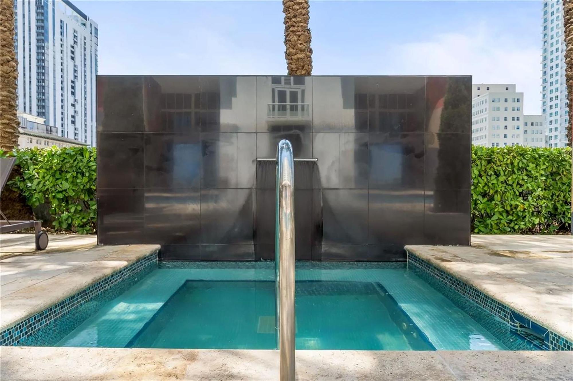 Biscayne Bay View Pool Hot Tub And Amenities *