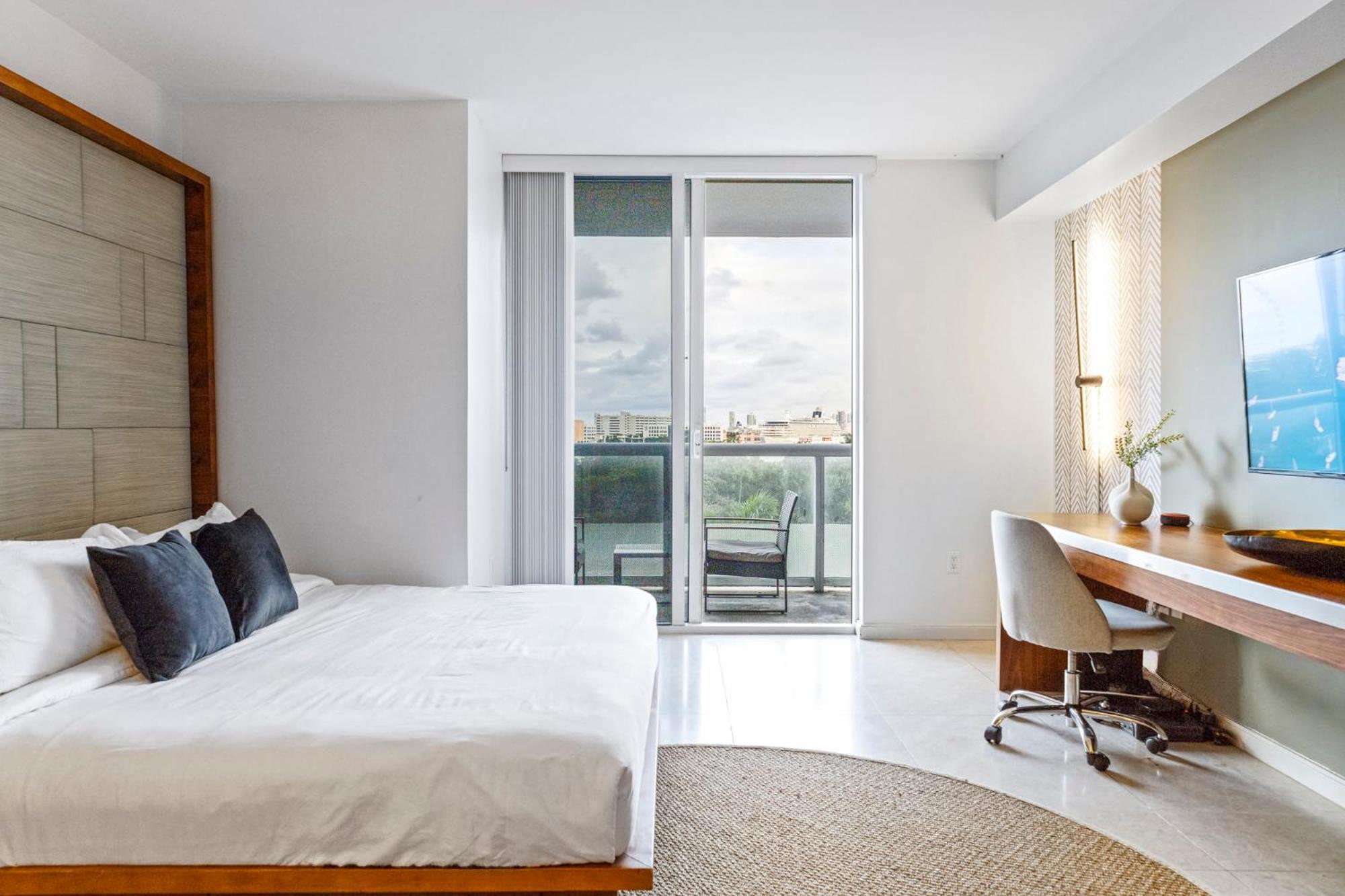 Biscayne Bay View Pool Hot Tub And Amenities * Miami