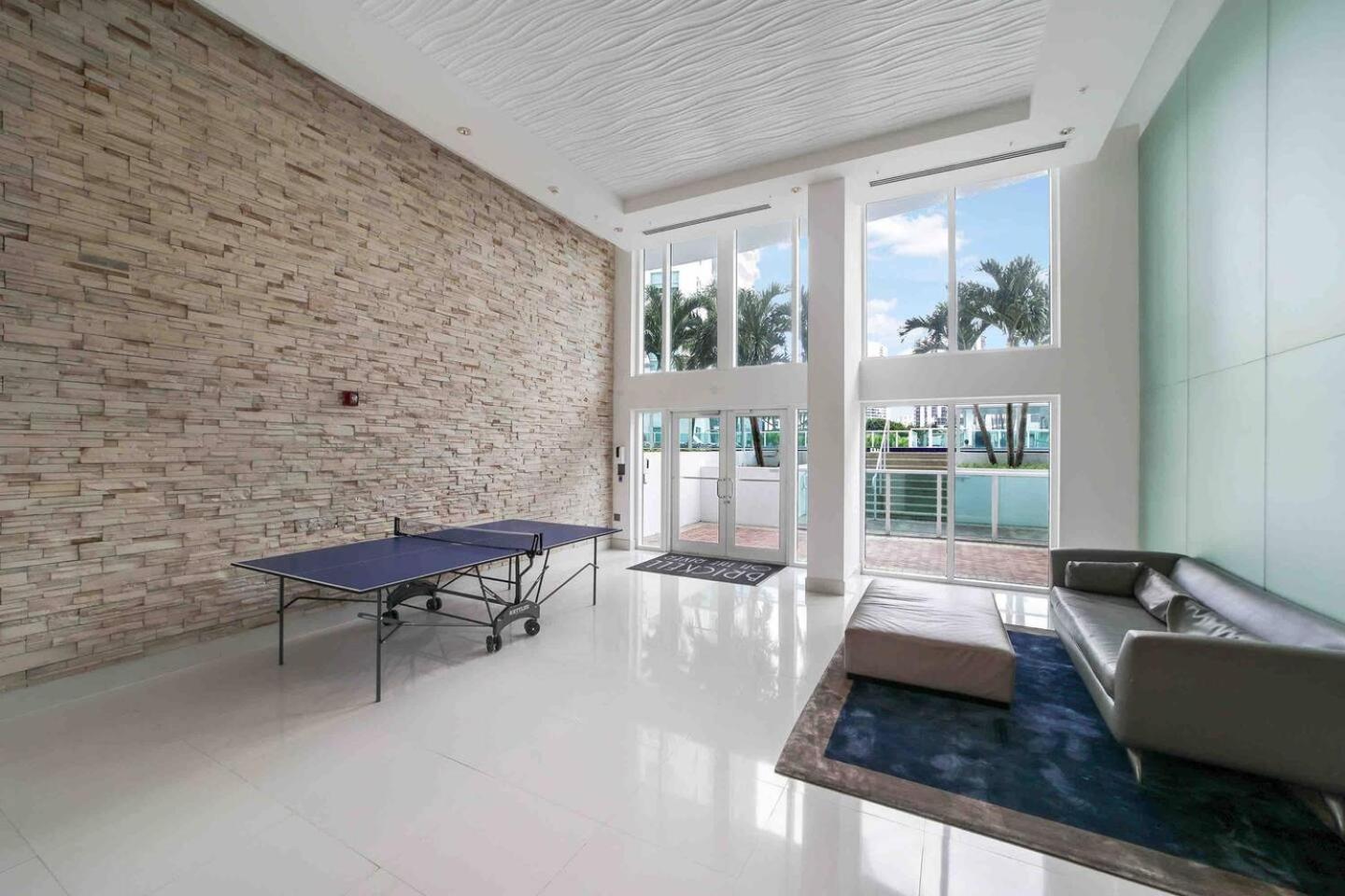 Luxury Mona Lisa Loft, Center Of Brickell *