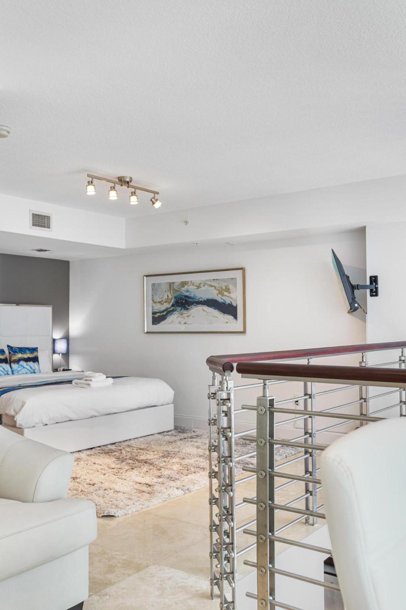Luxury Mona Lisa Loft, Center Of Brickell *
