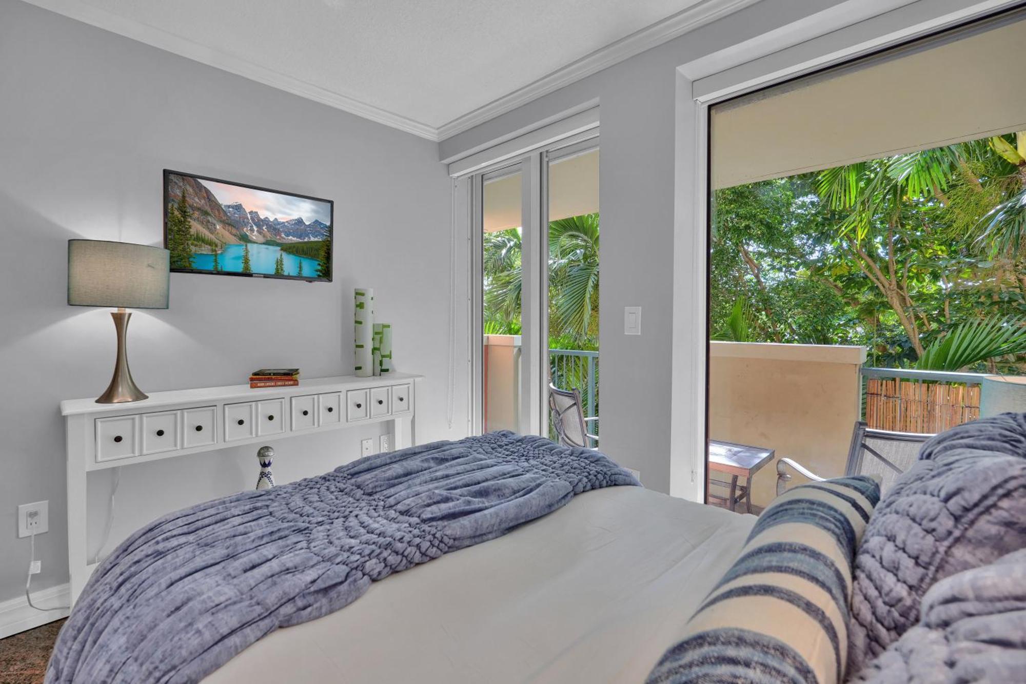 Treetop Retreat! Cozy 2 Bedroom In Heart Of Grove Appartement Miami
