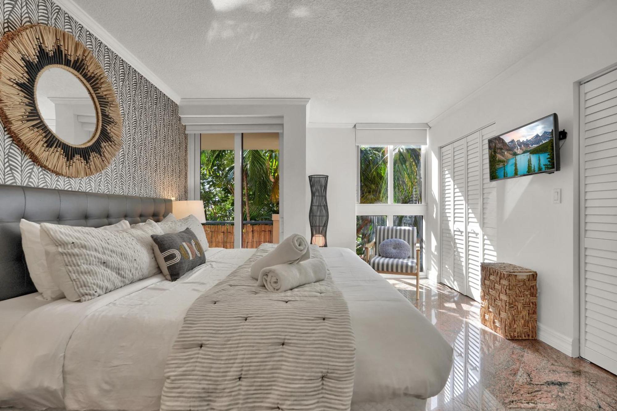 Treetop Retreat! Cozy 2 Bedroom In Heart Of Grove Appartement *