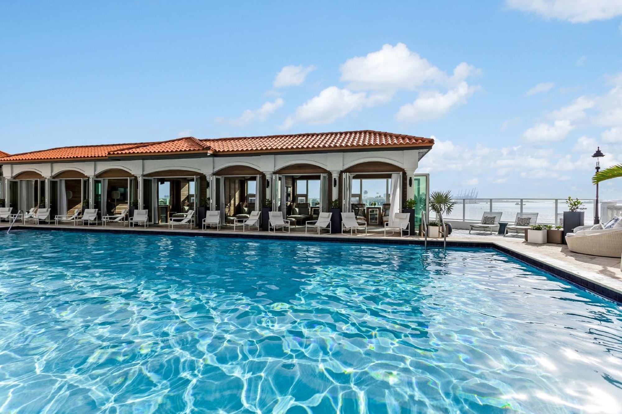 Intercontinental By Ihg Hotel 5*