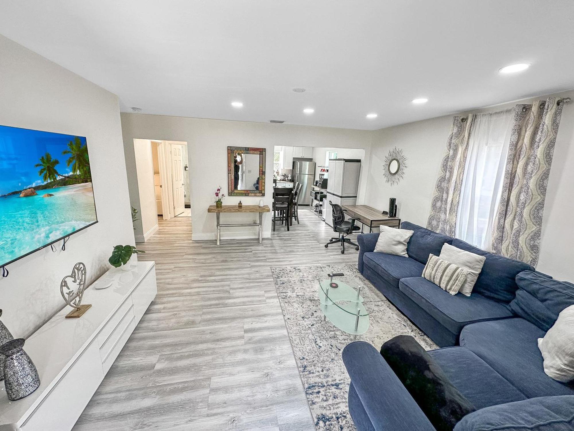 Vacay Spot Wynwood Comfort 2 Kitchen 2 Bbqs Patio Vibes, Prime Loc! 6 Blocks Away From Bars, Nite Clubs, Res, Shops *