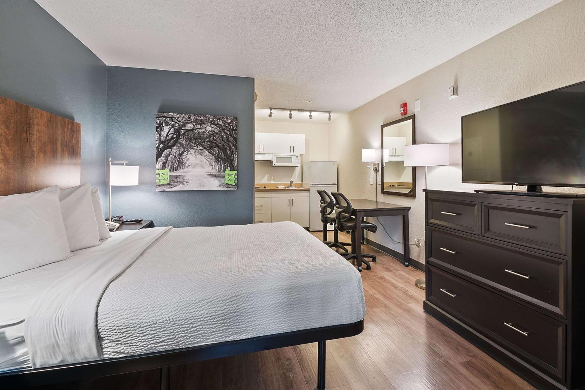 Extended America - - Airport - Blue Lagoon 2*