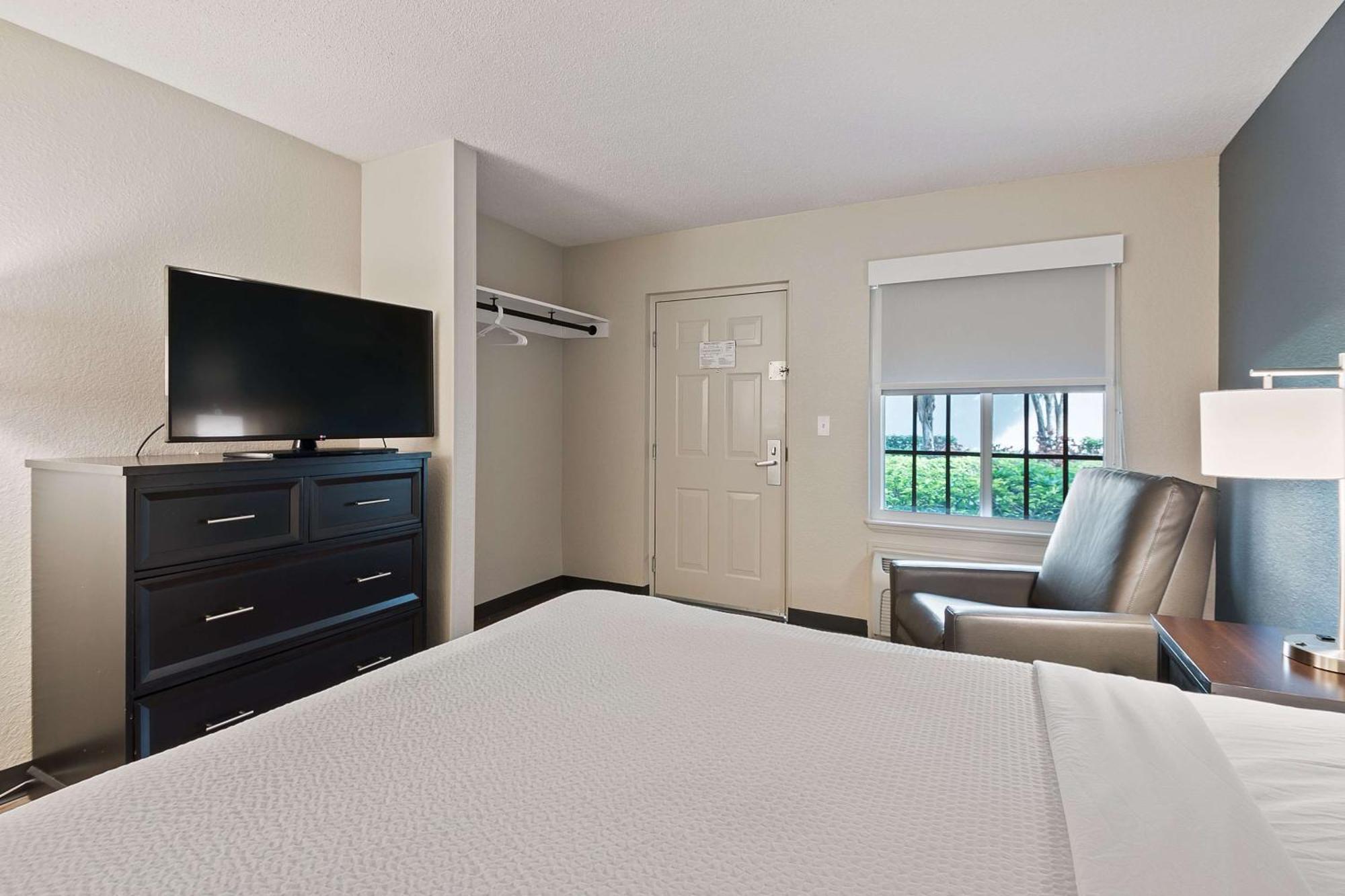 Extended America - - Airport - Blue Lagoon 2*