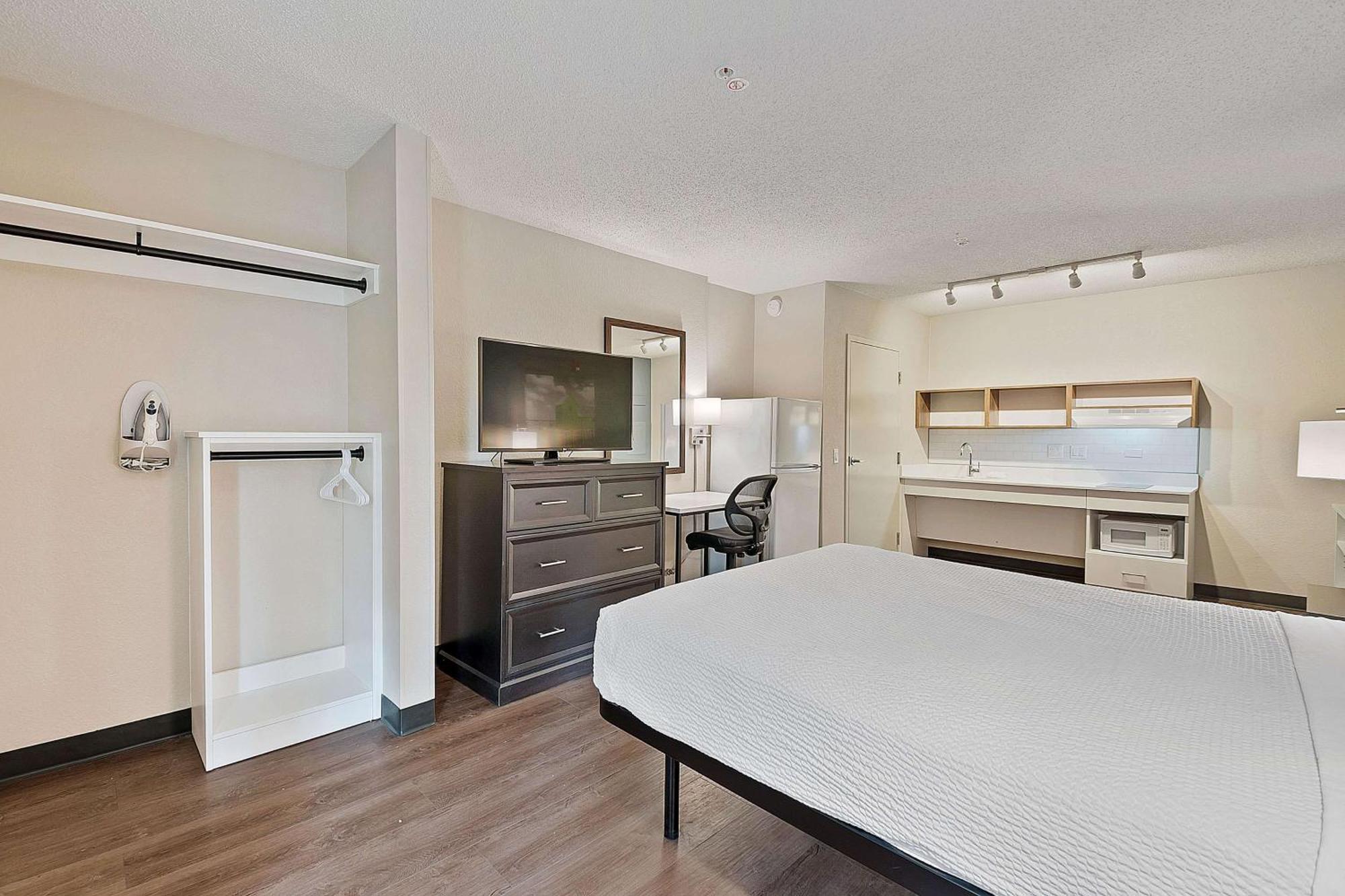 Extended America - - Airport - Blue Lagoon Hotel Miami