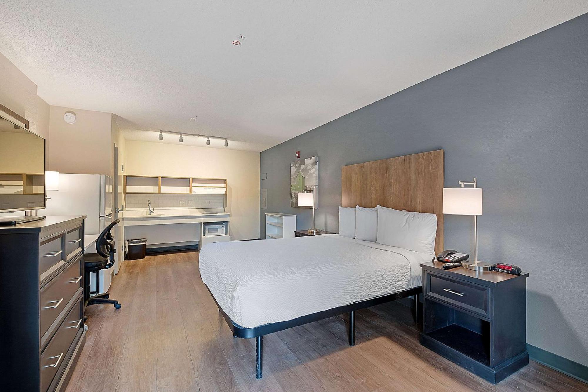 Extended America - - Airport - Blue Lagoon Hotel 2*