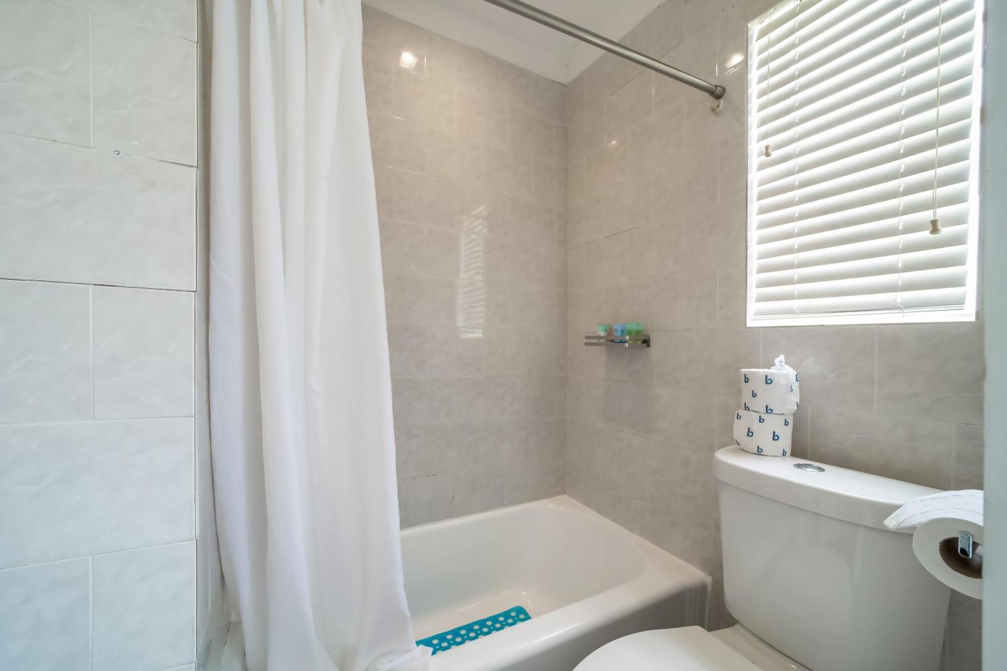 Treehouse 3* Miami