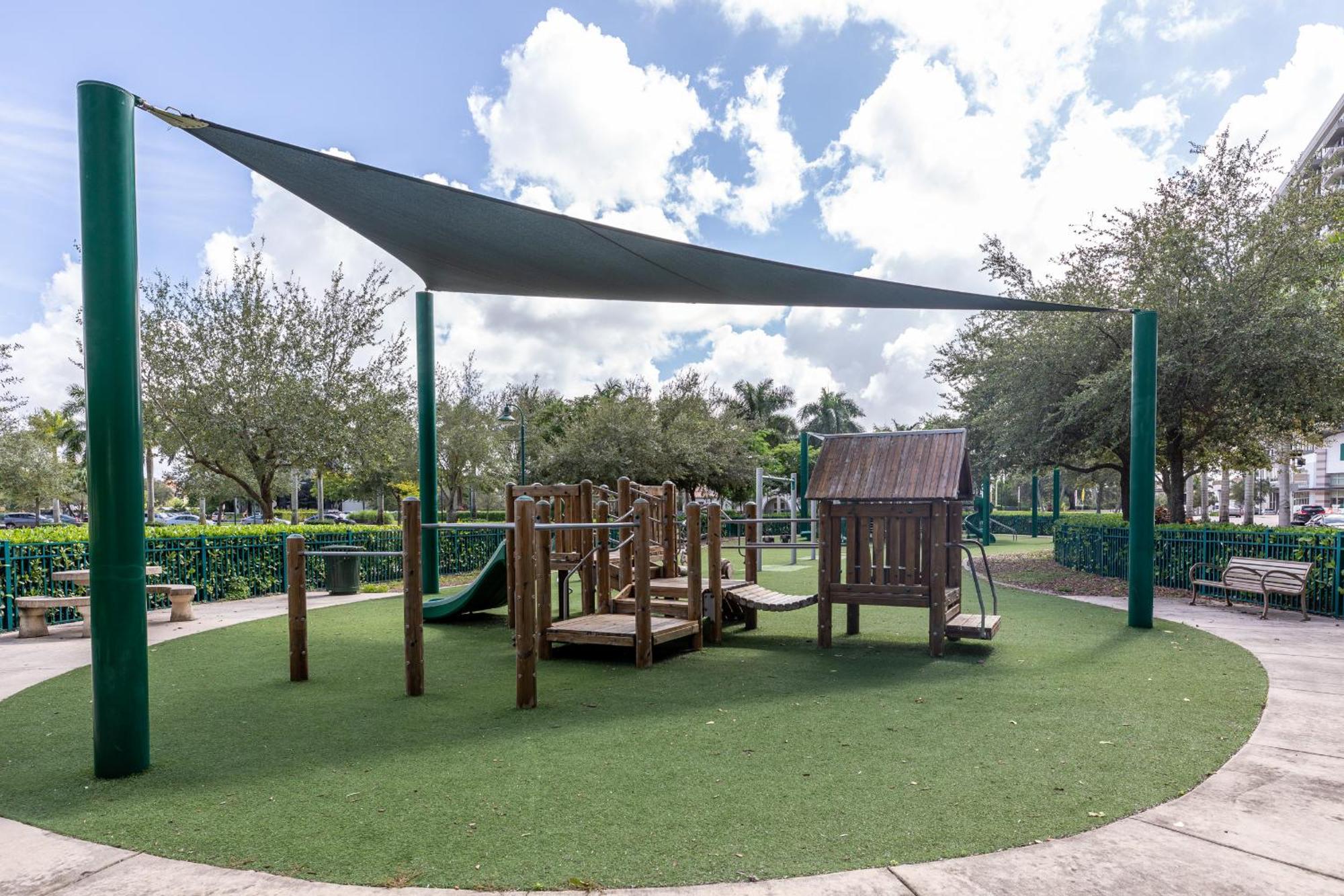 Unique In The Heart Of Downtown Doral