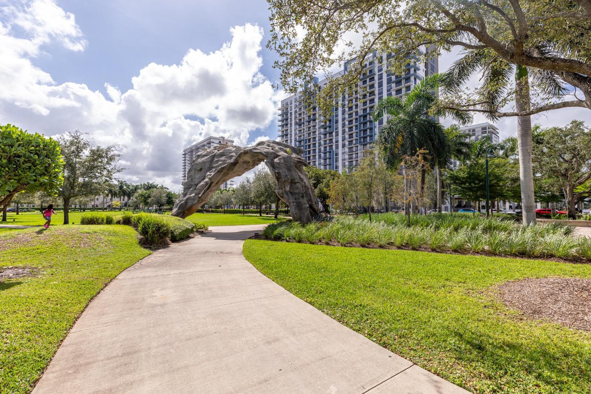 Unique In The Heart Of Downtown Doral Appartement