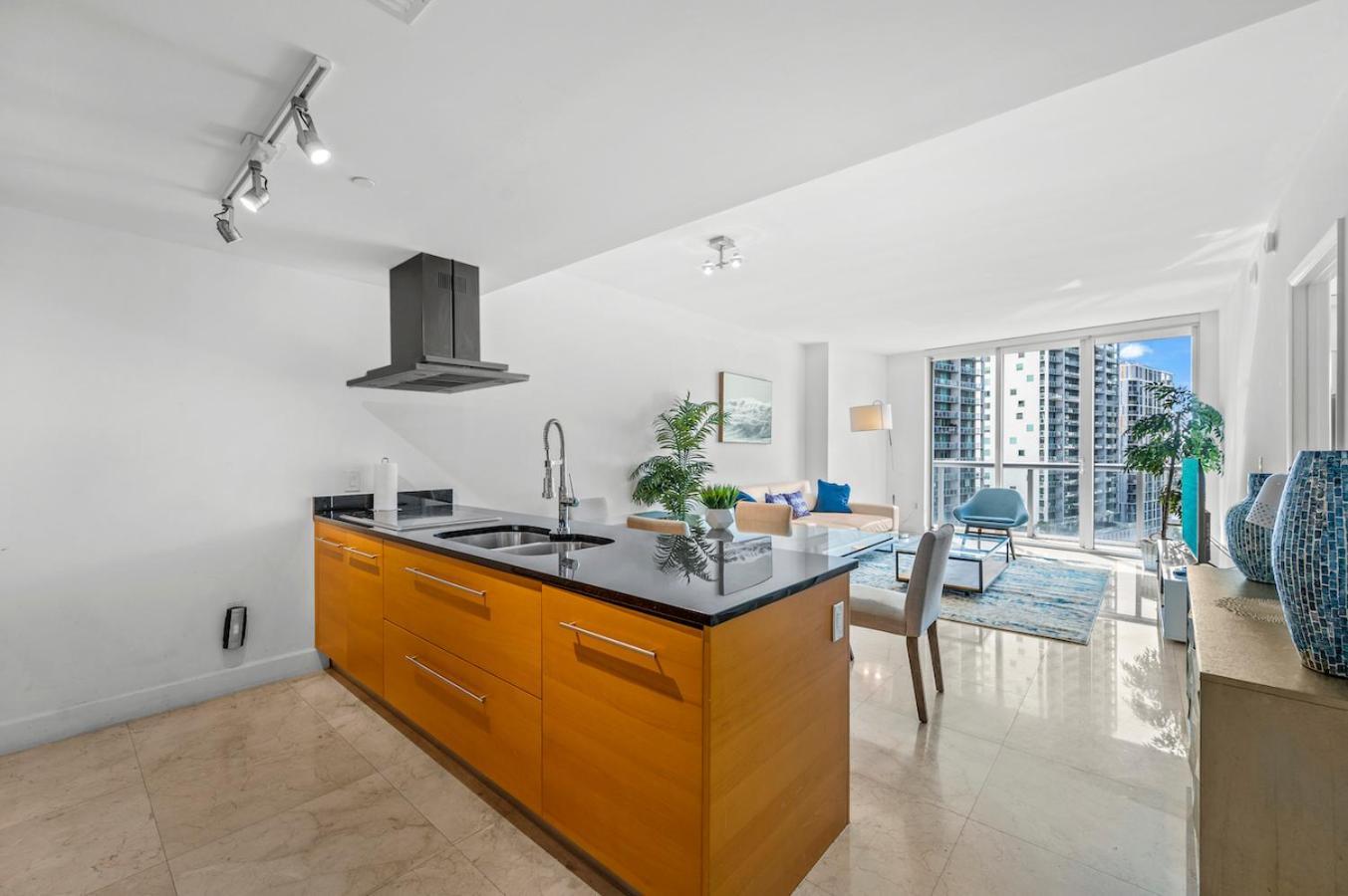 Aparthotel *w Icon Brickell- Luxury 2br Highrise Corner Condo**