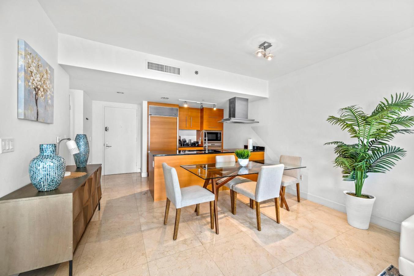 *w Icon Brickell- Luxury 2br Highrise Corner Condo** Miami