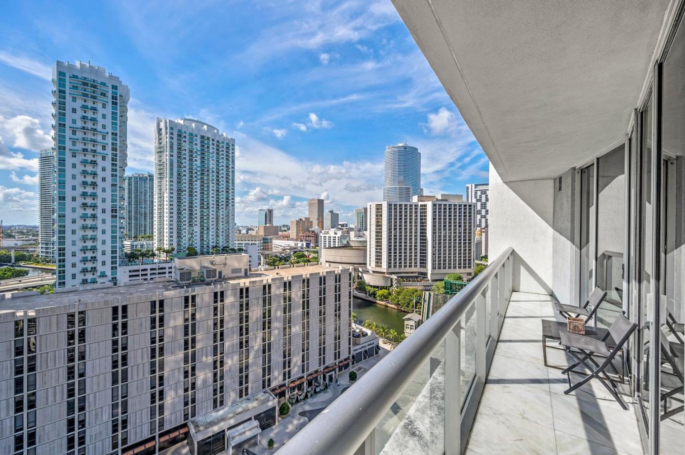 *w Icon Brickell- Luxury 2br Highrise Corner Condo** Aparthotel Miami