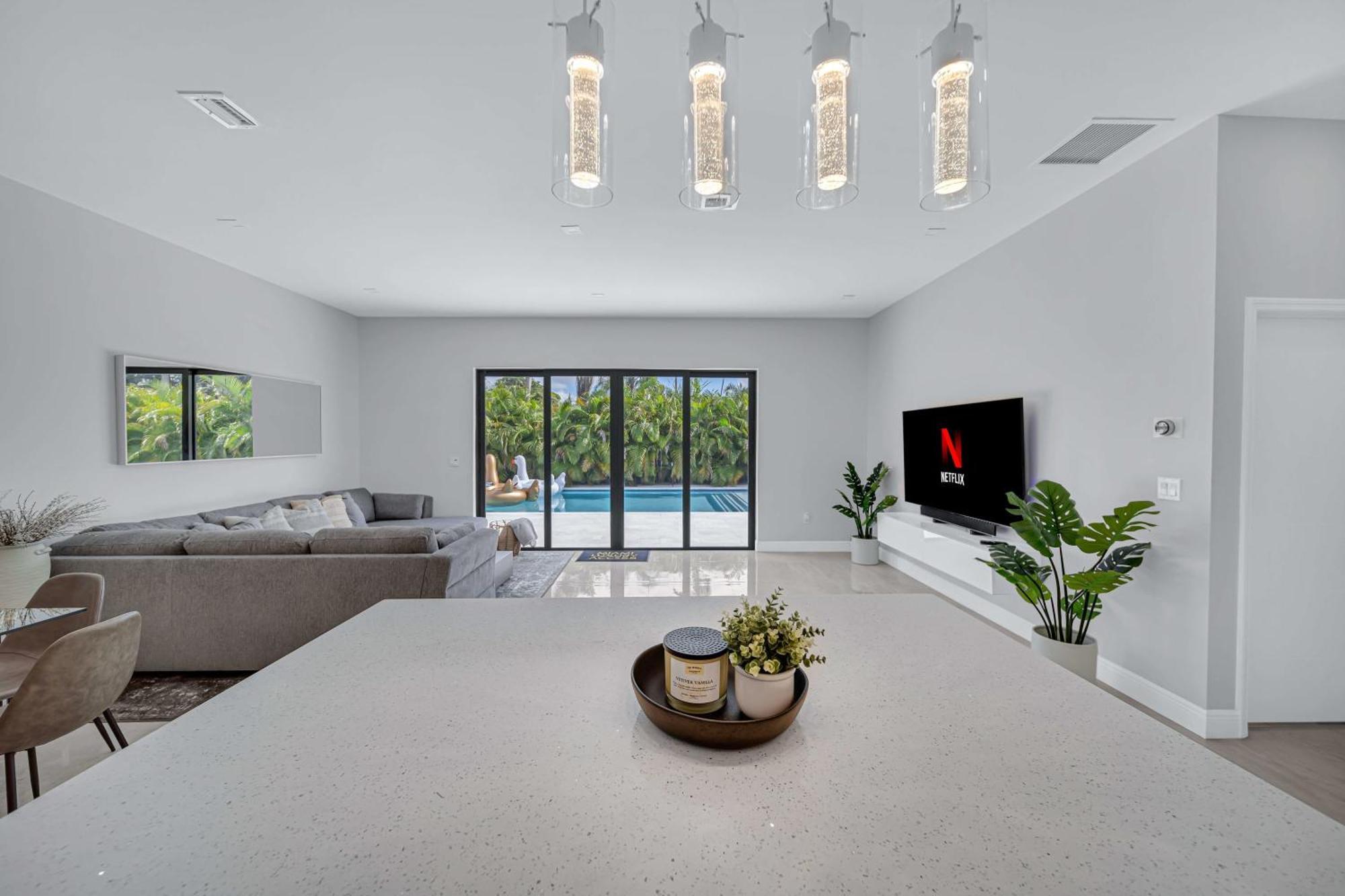 Luxury Amara W/heated Pool/sauna/gym/bbq *