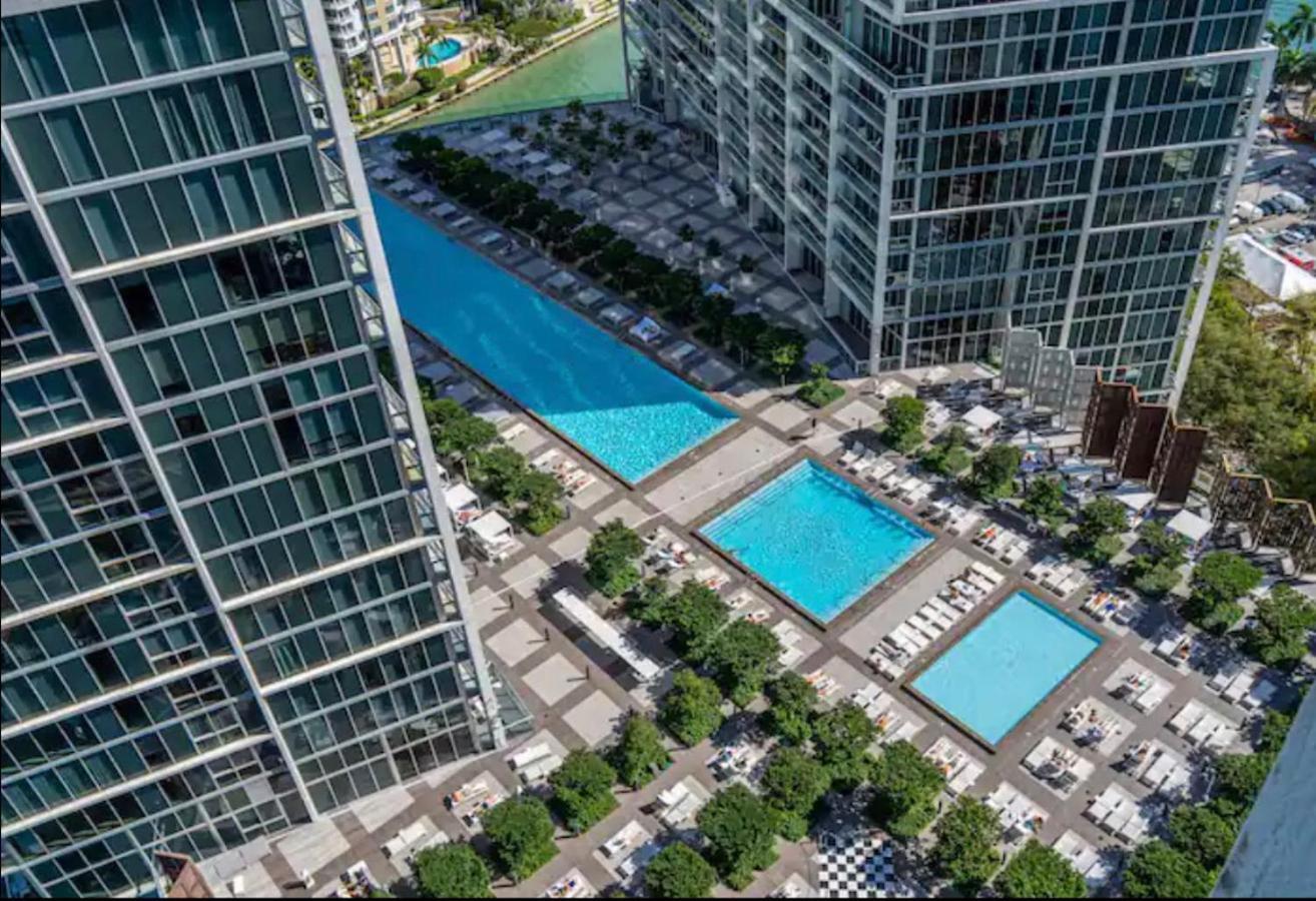 *iconic W Icon Condo/ Pool&waterviews*freespa*