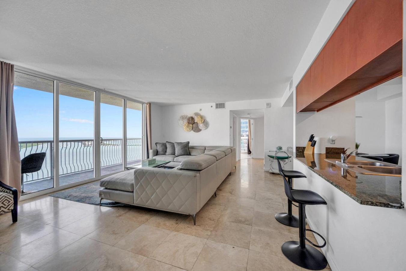 Apartment *luxurious Highrise 2brcondo Brickell- Waterviews* Miami