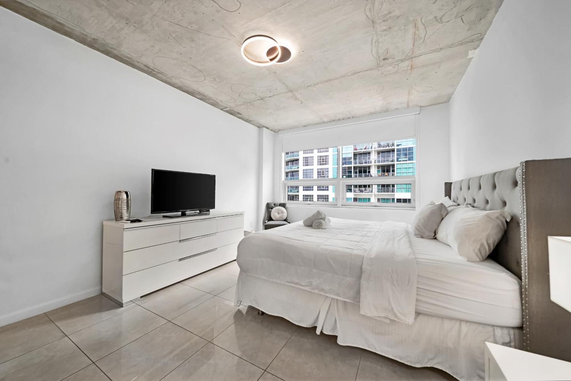 Spacious 3-bedroom Midtown Apartment Miami