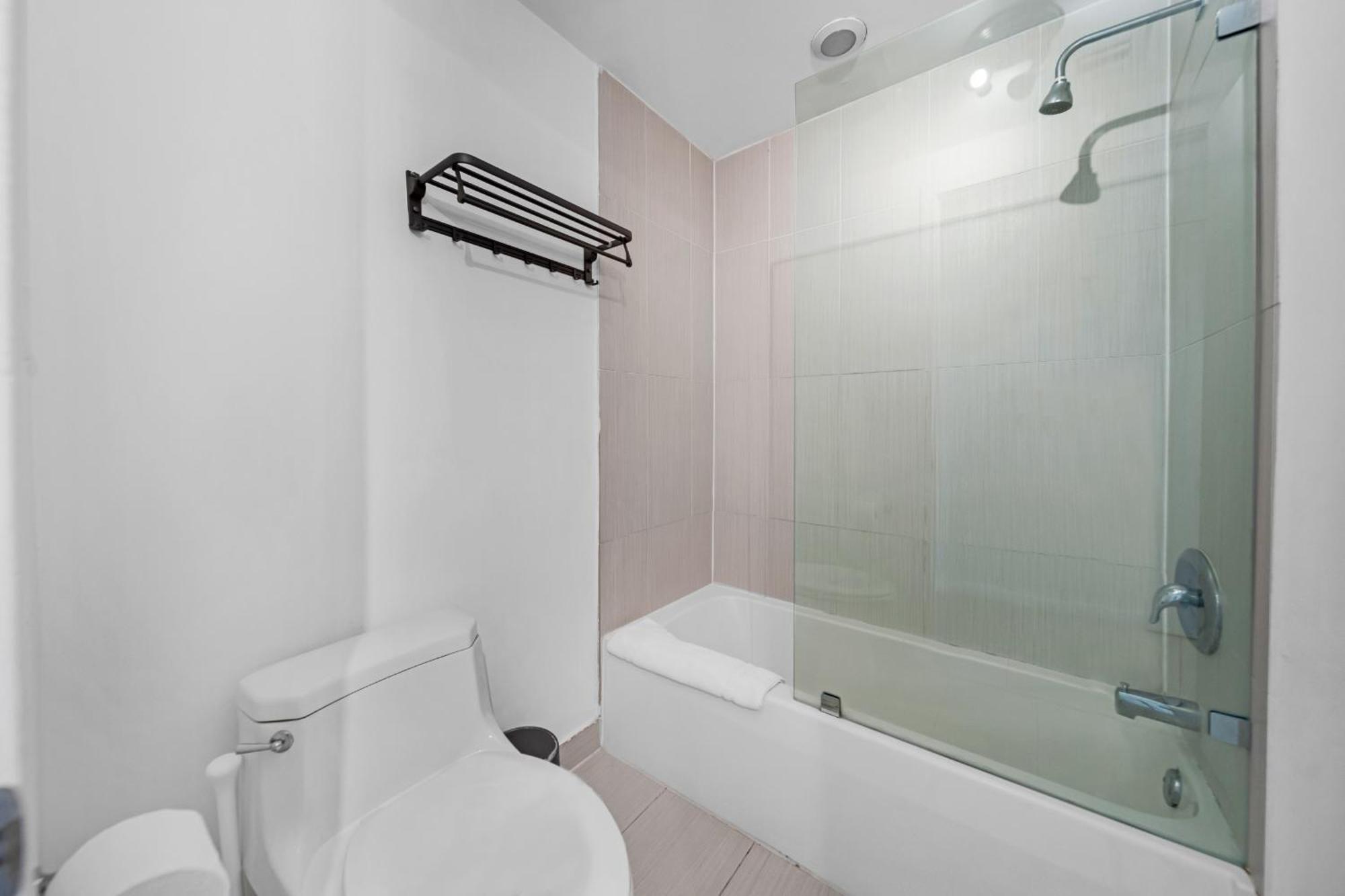 Apartment Spacious 3-bedroom Midtown *