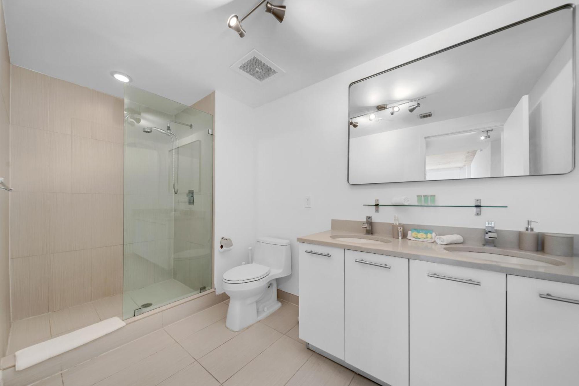 Spacious 3-bedroom Midtown *