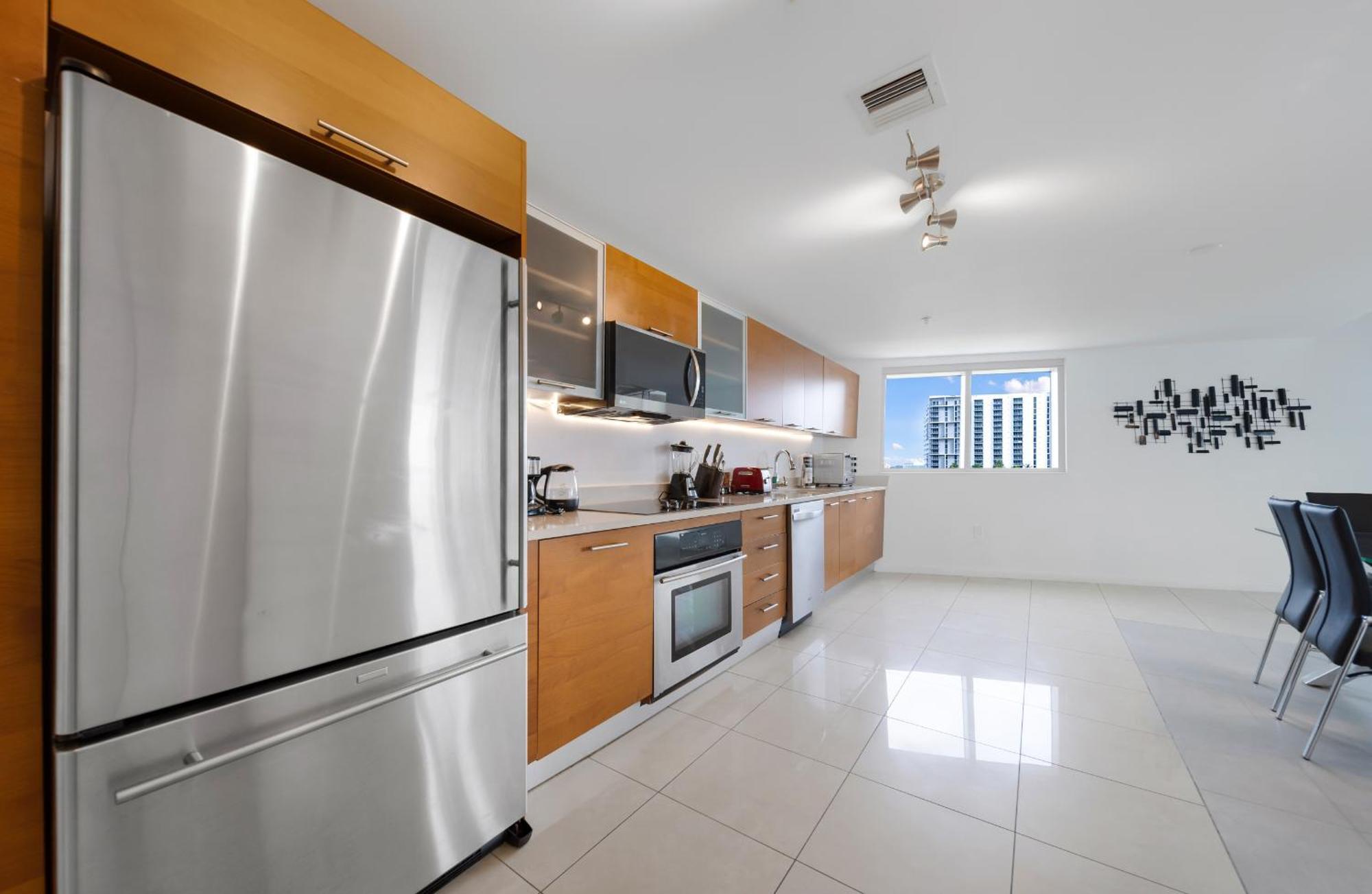 Spacious 3-bedroom Midtown Apartment *