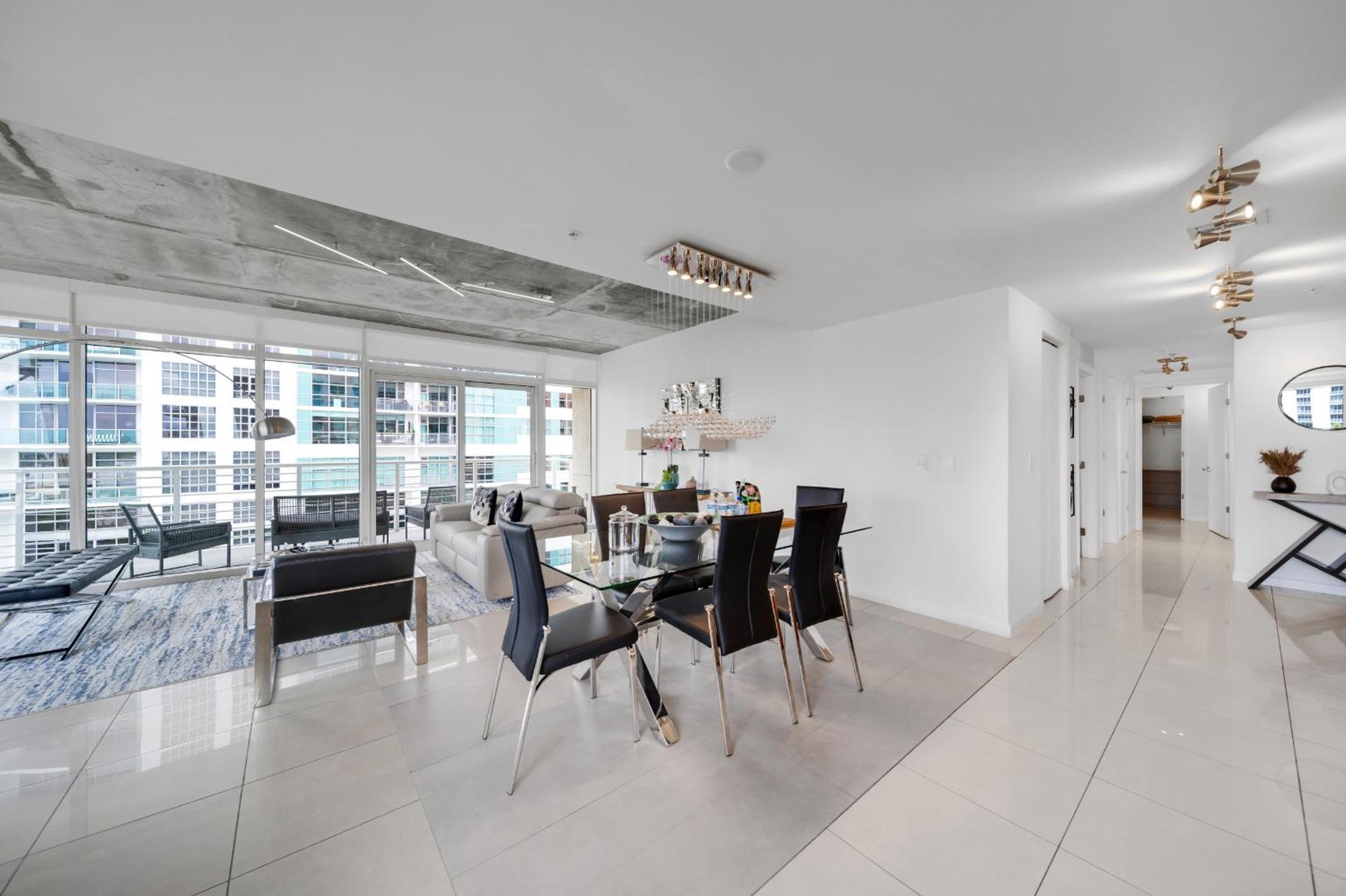 Spacious 3-bedroom Midtown Apartment
