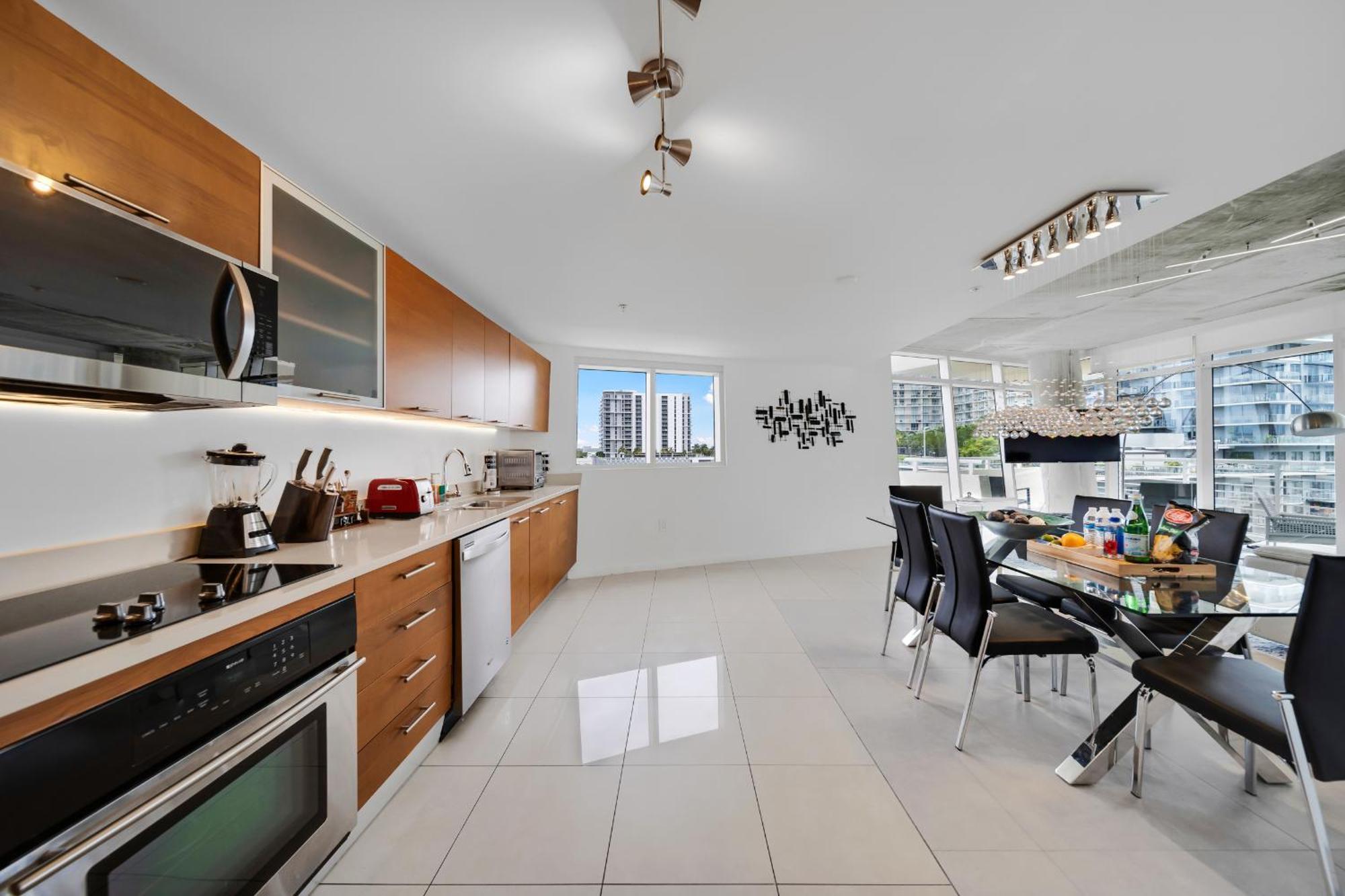 Apartment Spacious 3-bedroom Midtown Miami