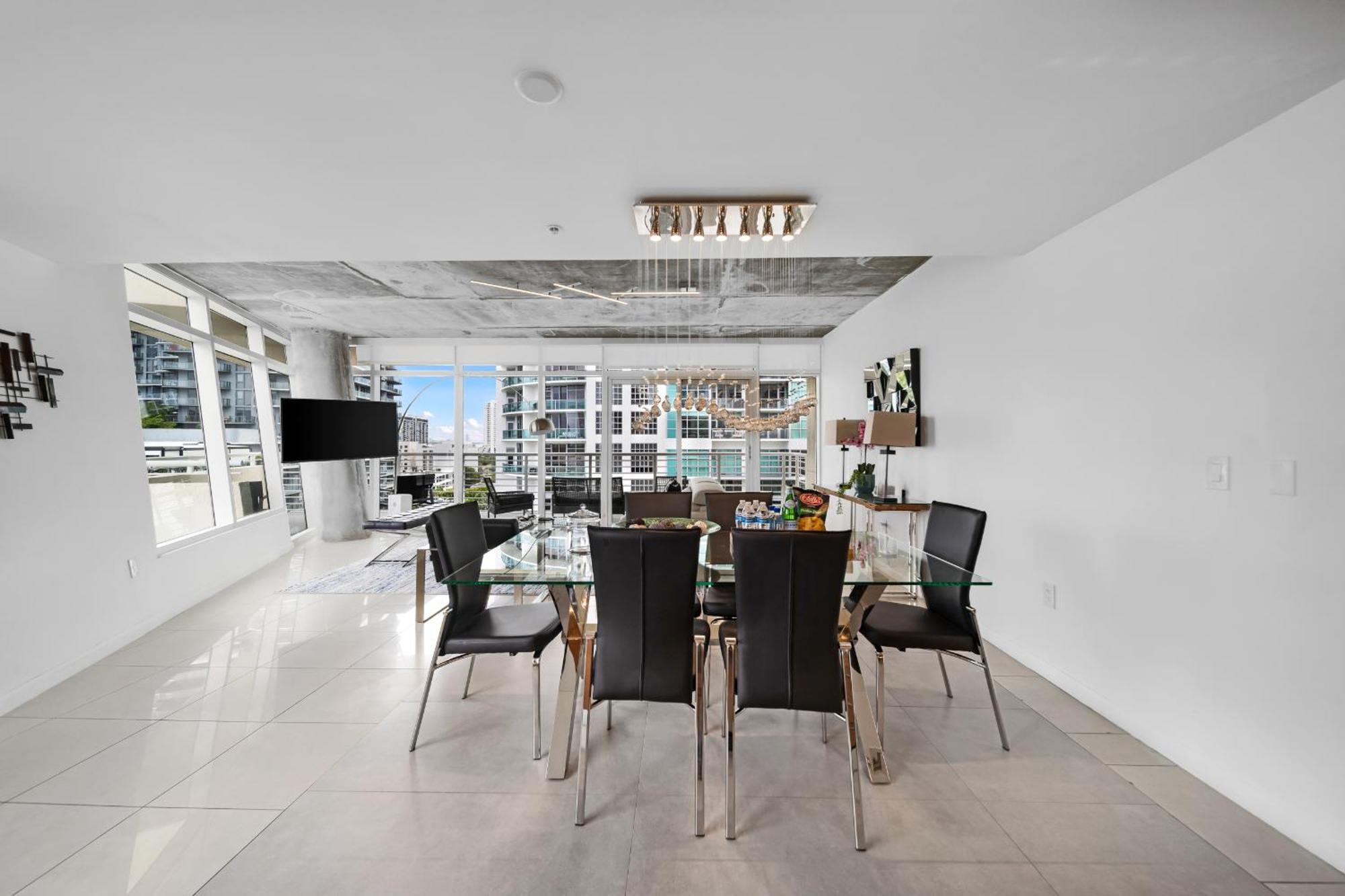 Spacious 3-bedroom Midtown Miami