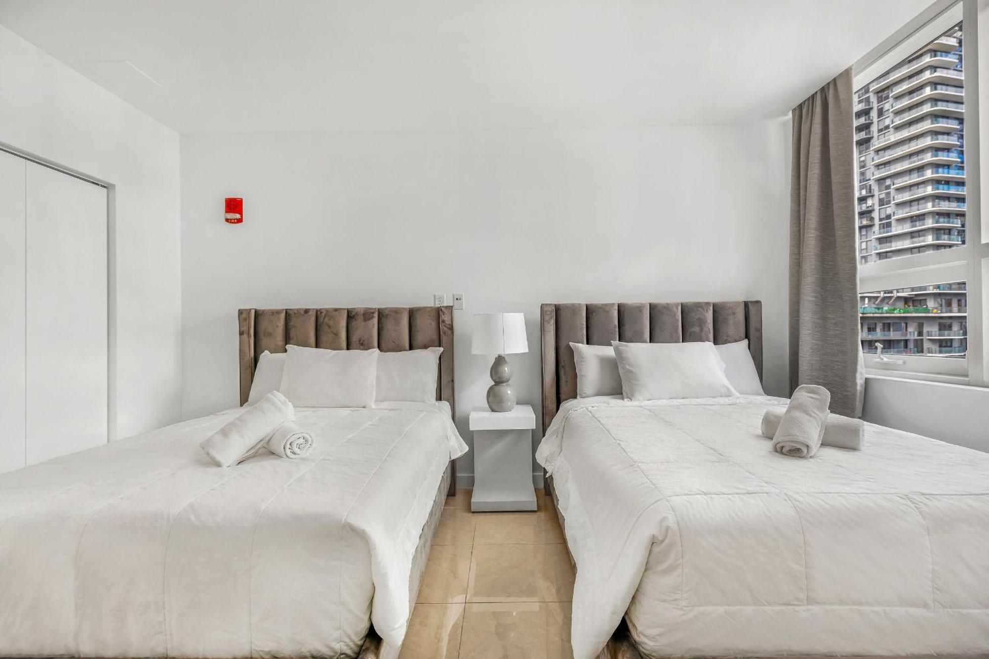 Modern 2-bd In The Heart Of Midtown Appartement