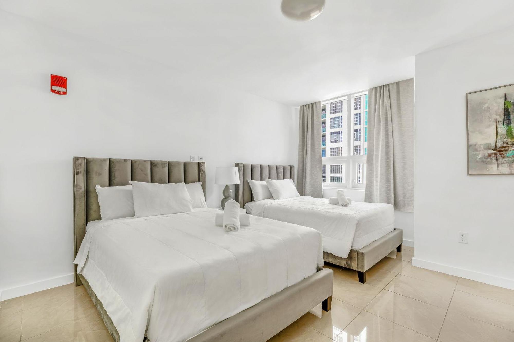 Modern 2-bd In The Heart Of Midtown Appartement *