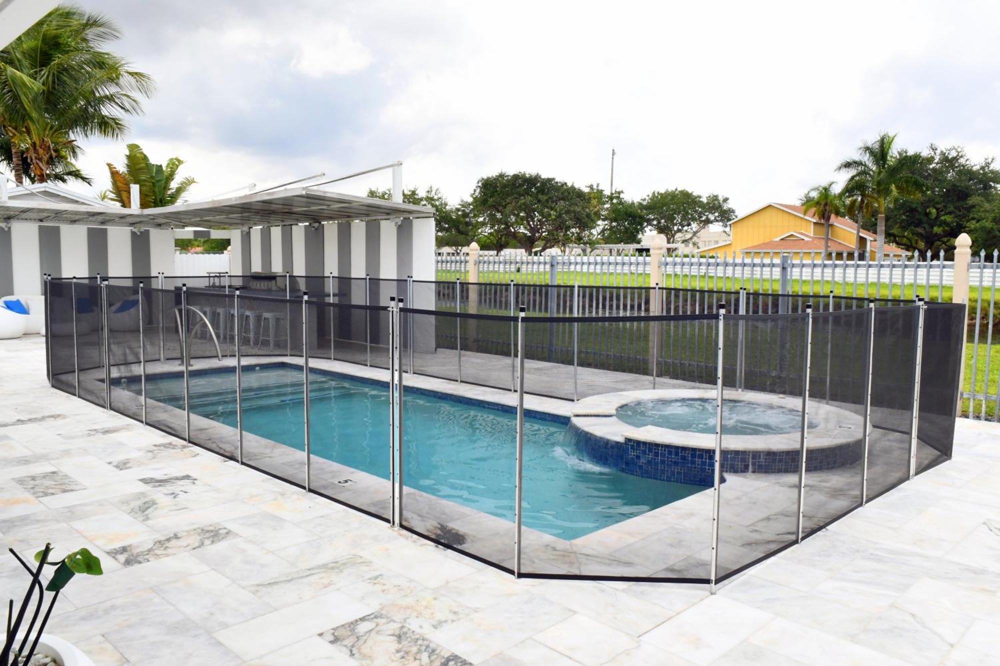 Luxurious With Bbq, Hot Tub, Heated Pool & Wifi - L36 Vakantiehuis *