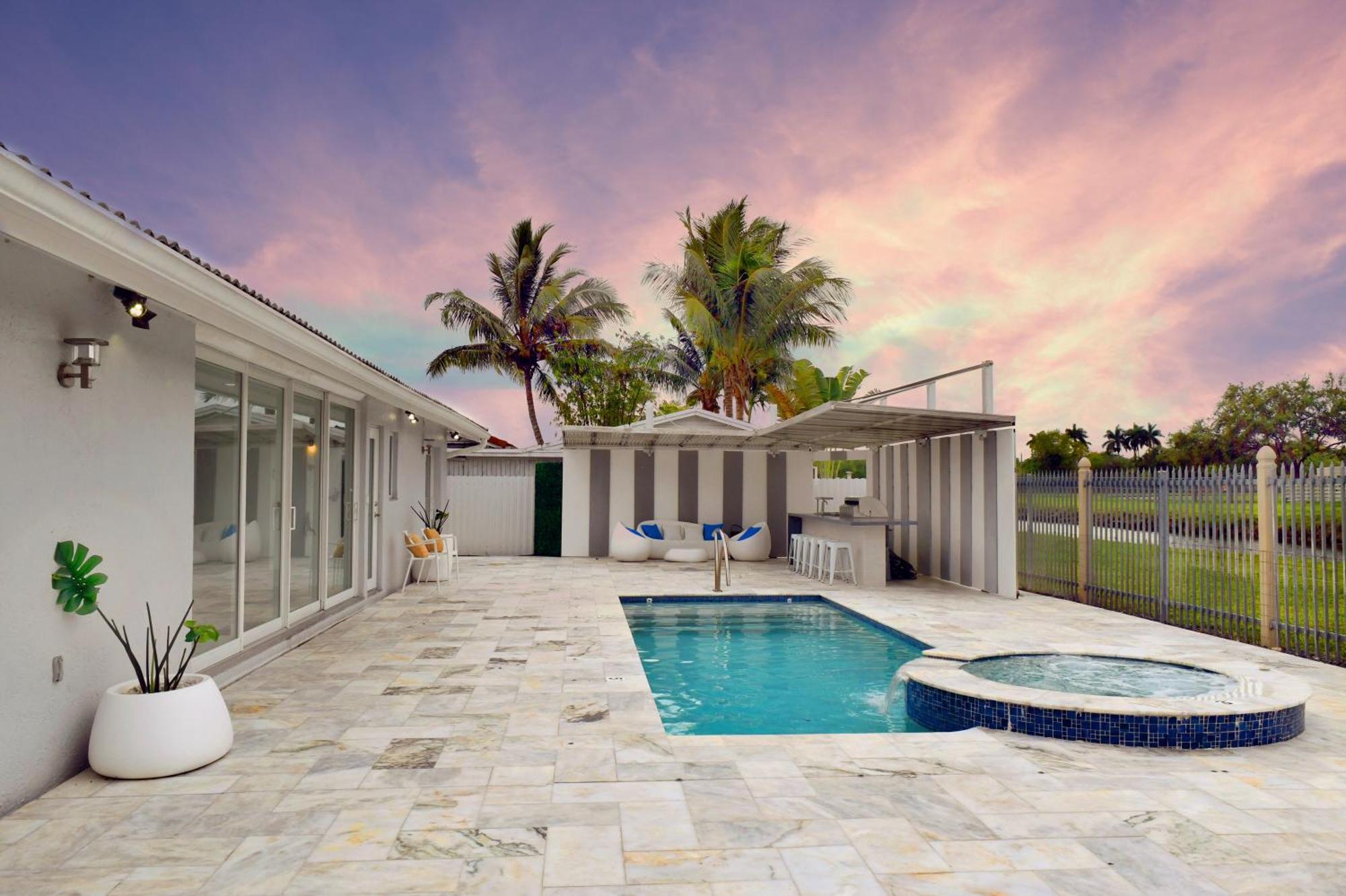 Luxurious With Bbq, Hot Tub, Heated Pool & Wifi - L36 Miami