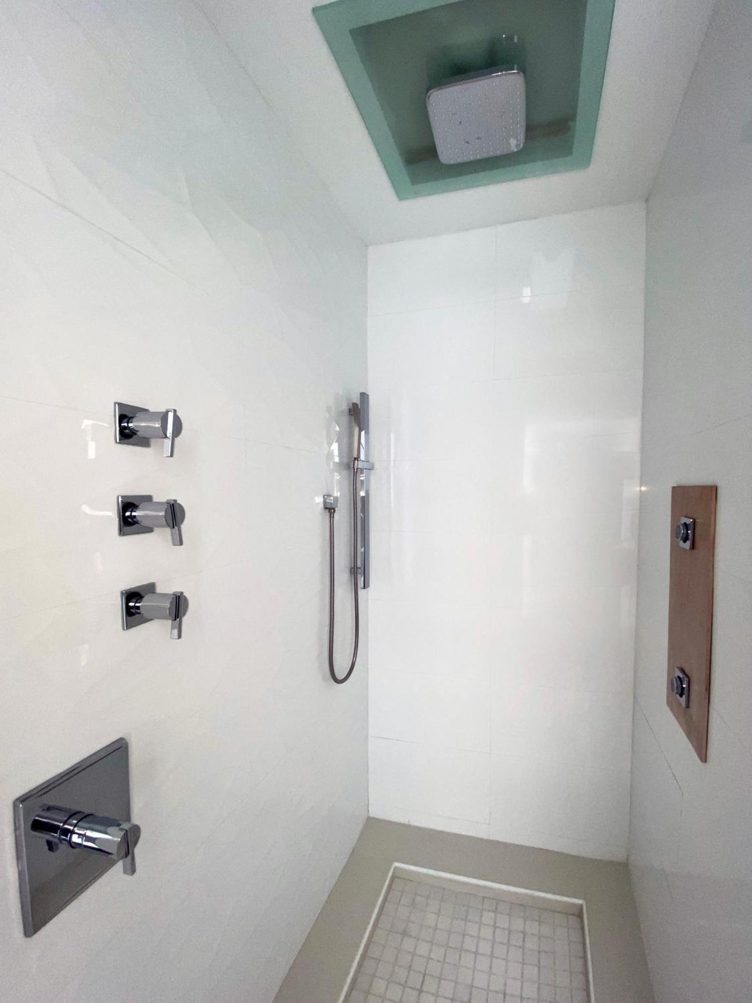 Vakantiehuis Luxurious With Bbq, Hot Tub, Heated Pool & Wifi - L36 Miami