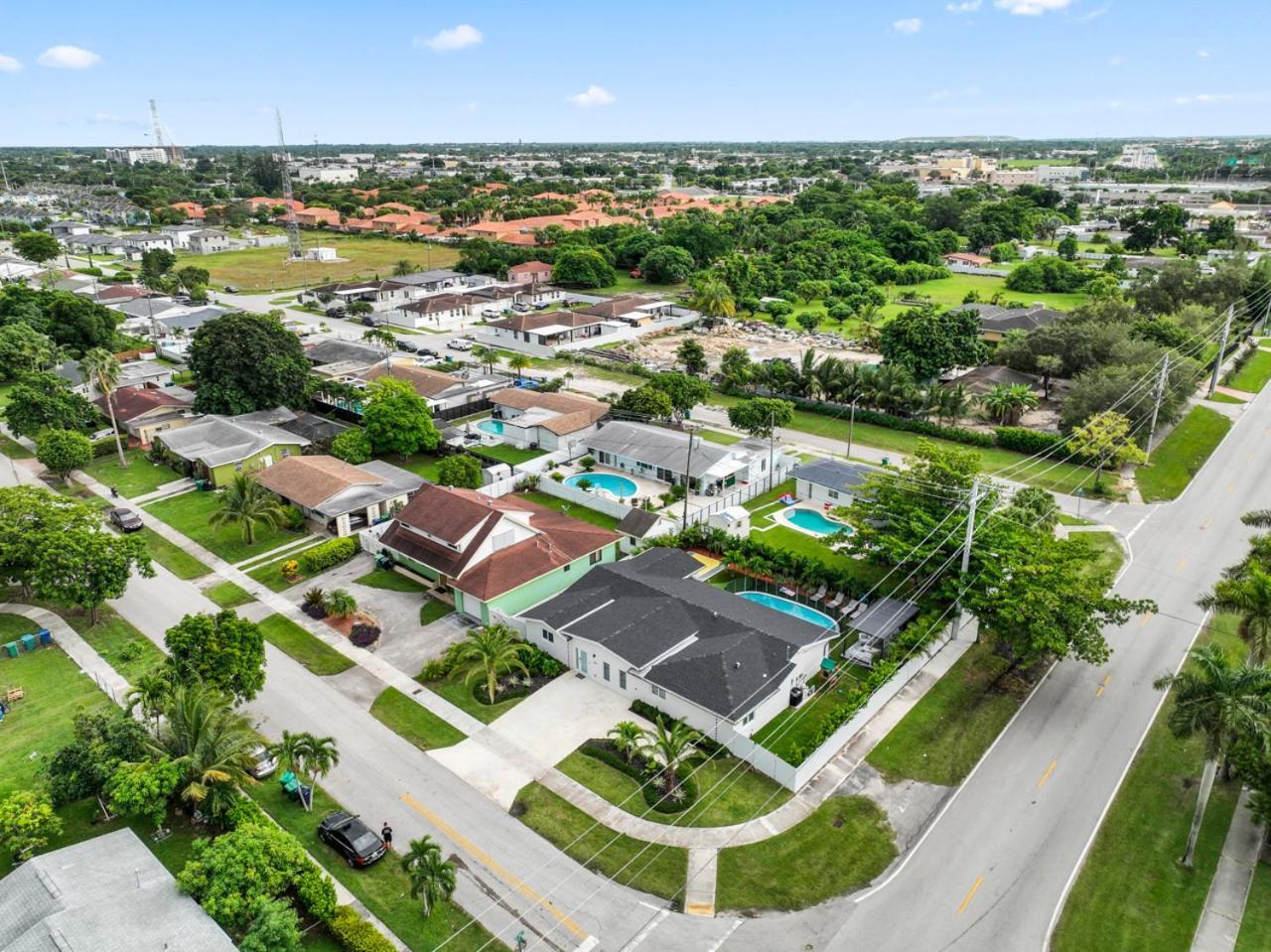 Premium Miami Villa Resort Pool, Golf & Bb Court L05